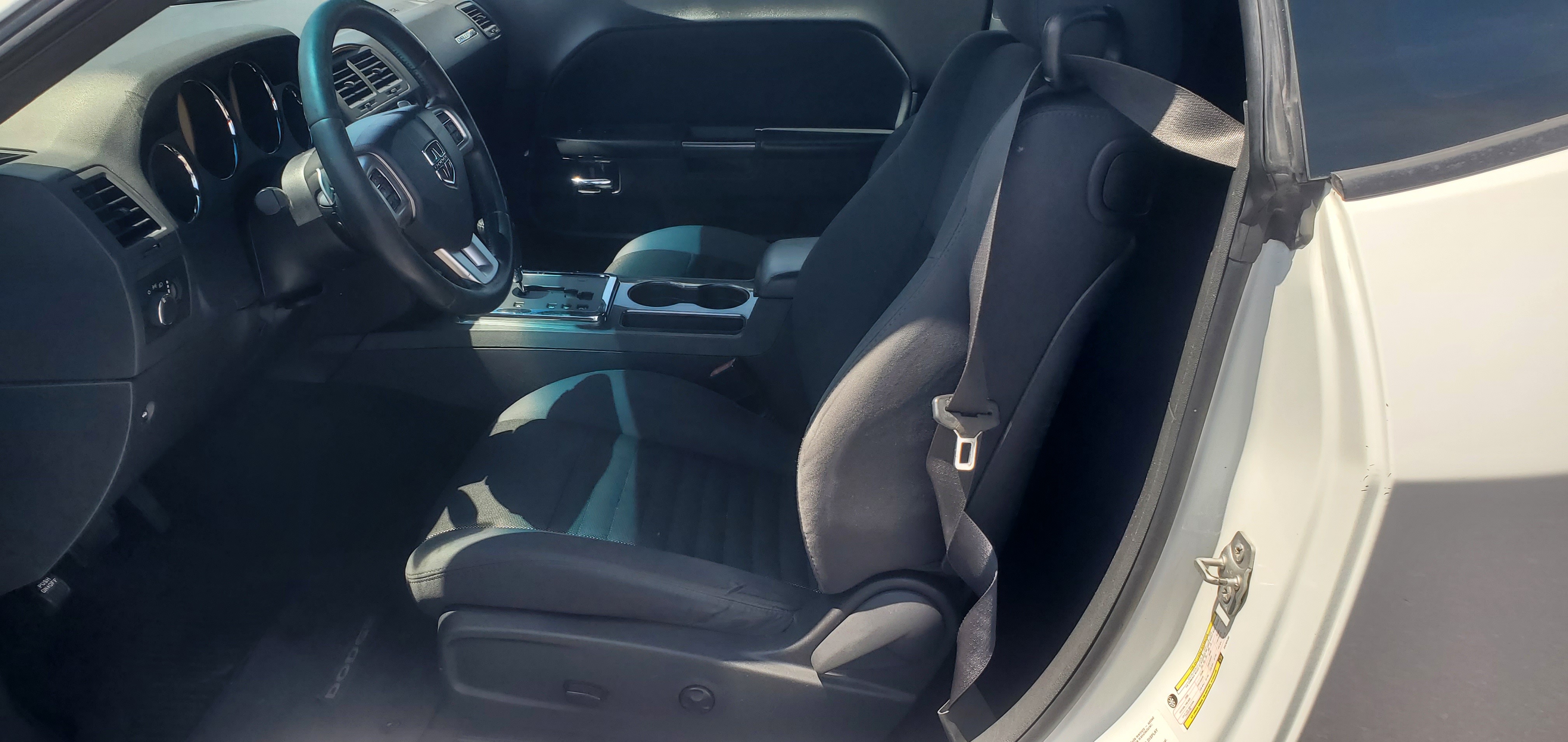 Vehicle photo 18