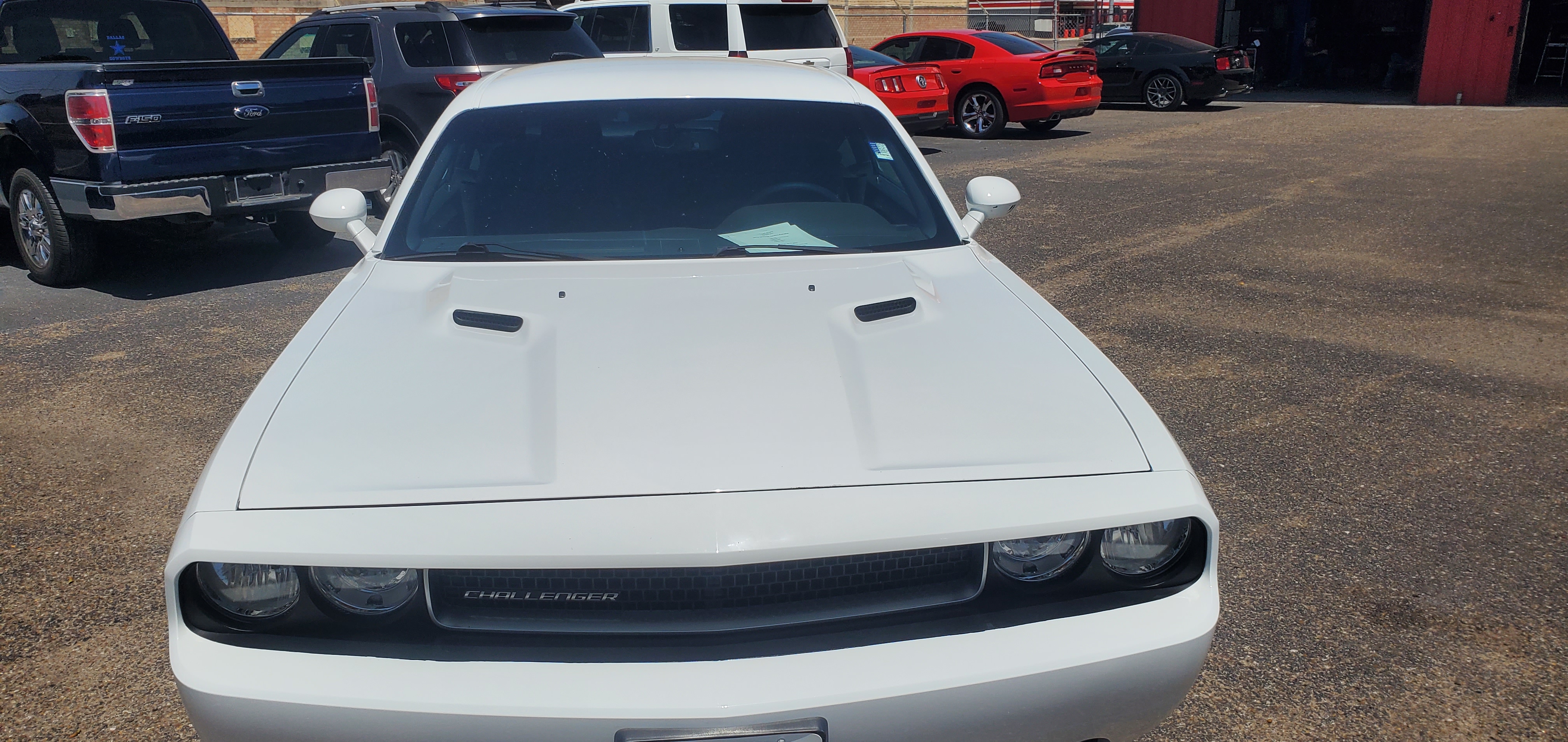 Vehicle photo 8