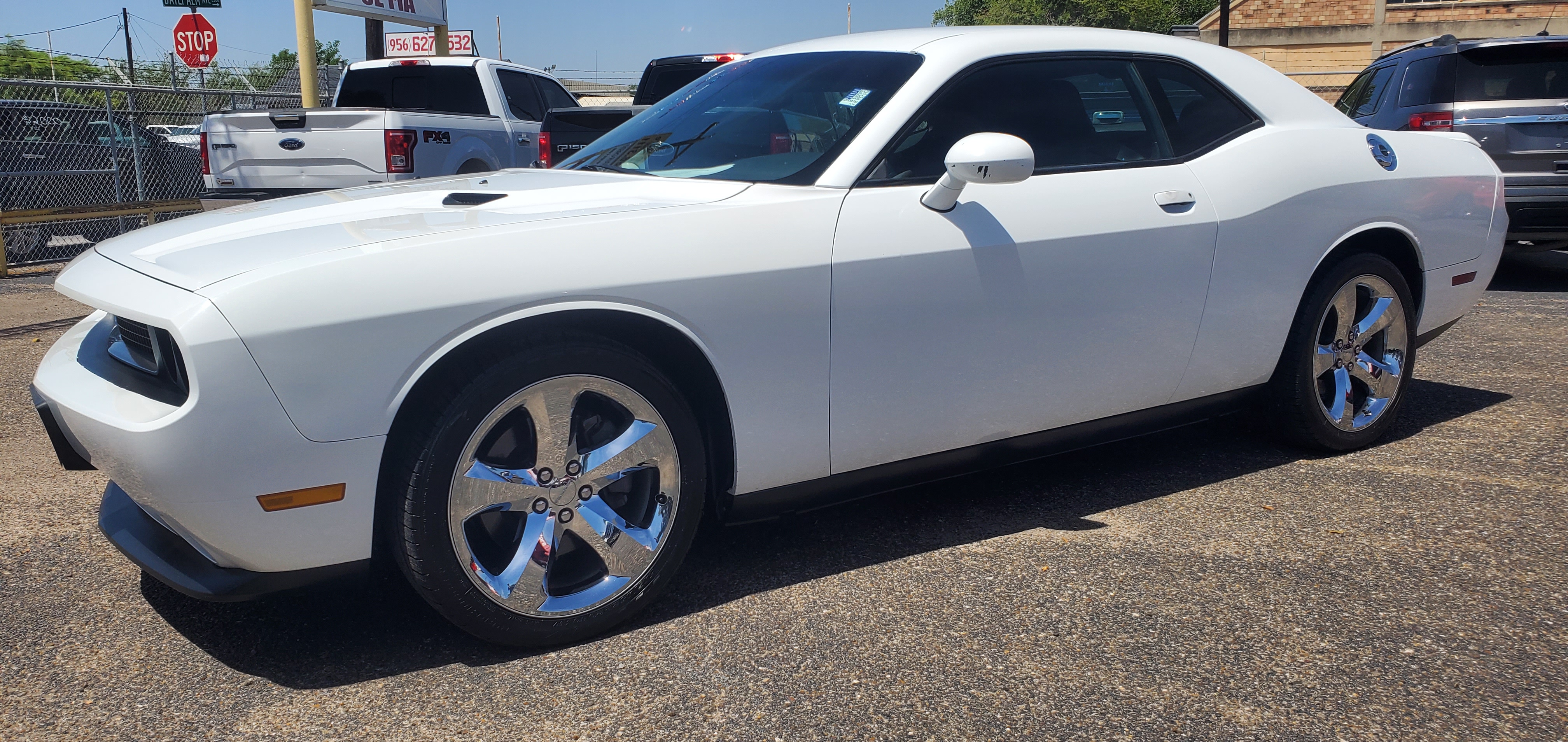 Vehicle photo 3