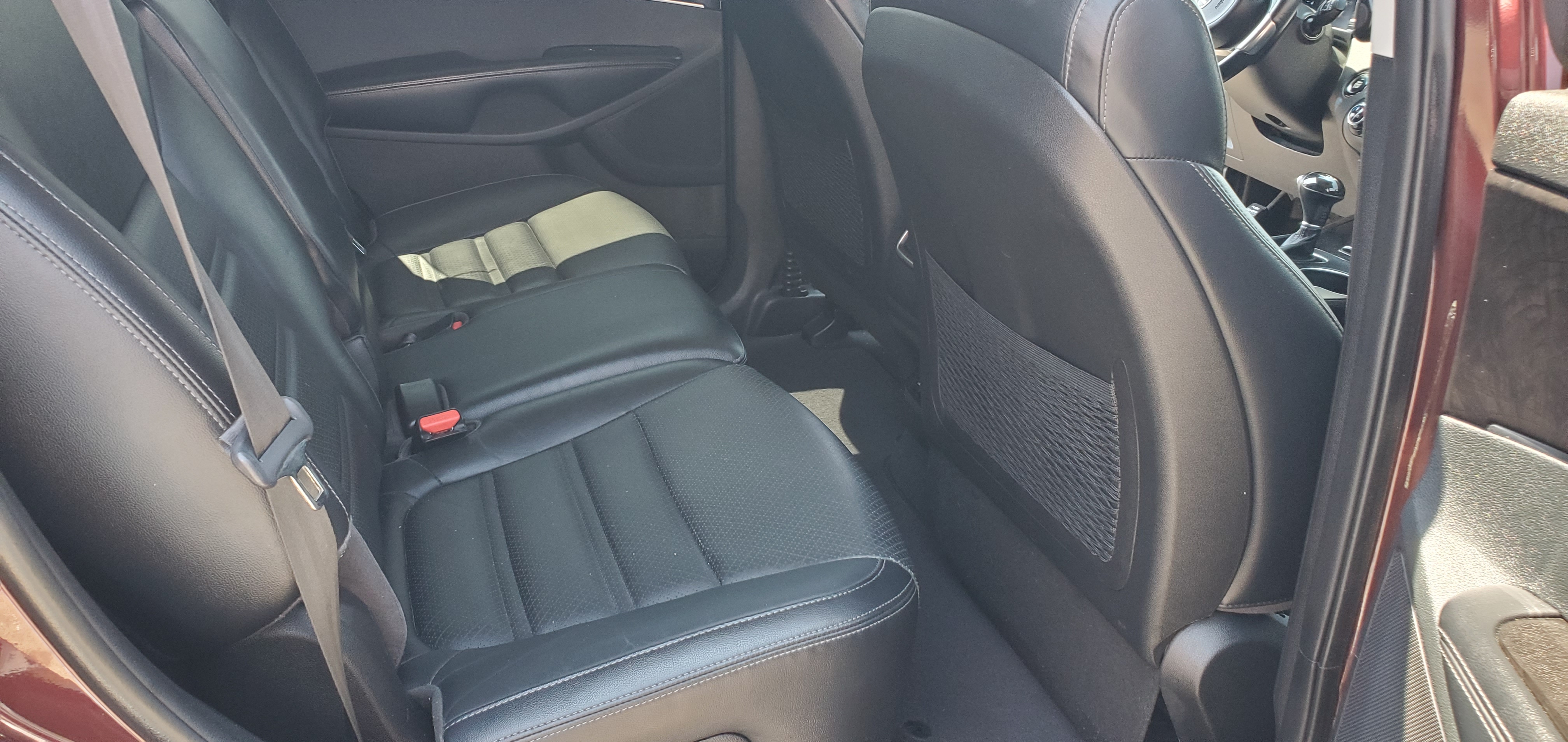 Vehicle photo 19