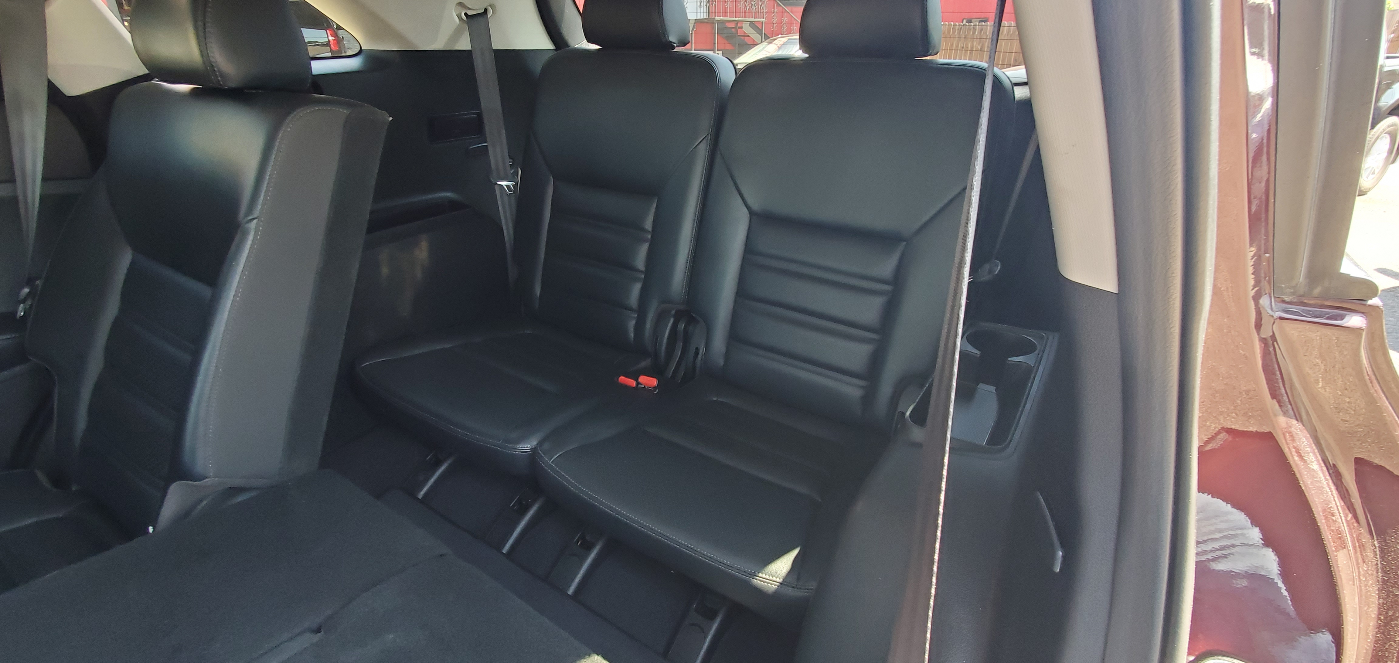 Vehicle photo 14