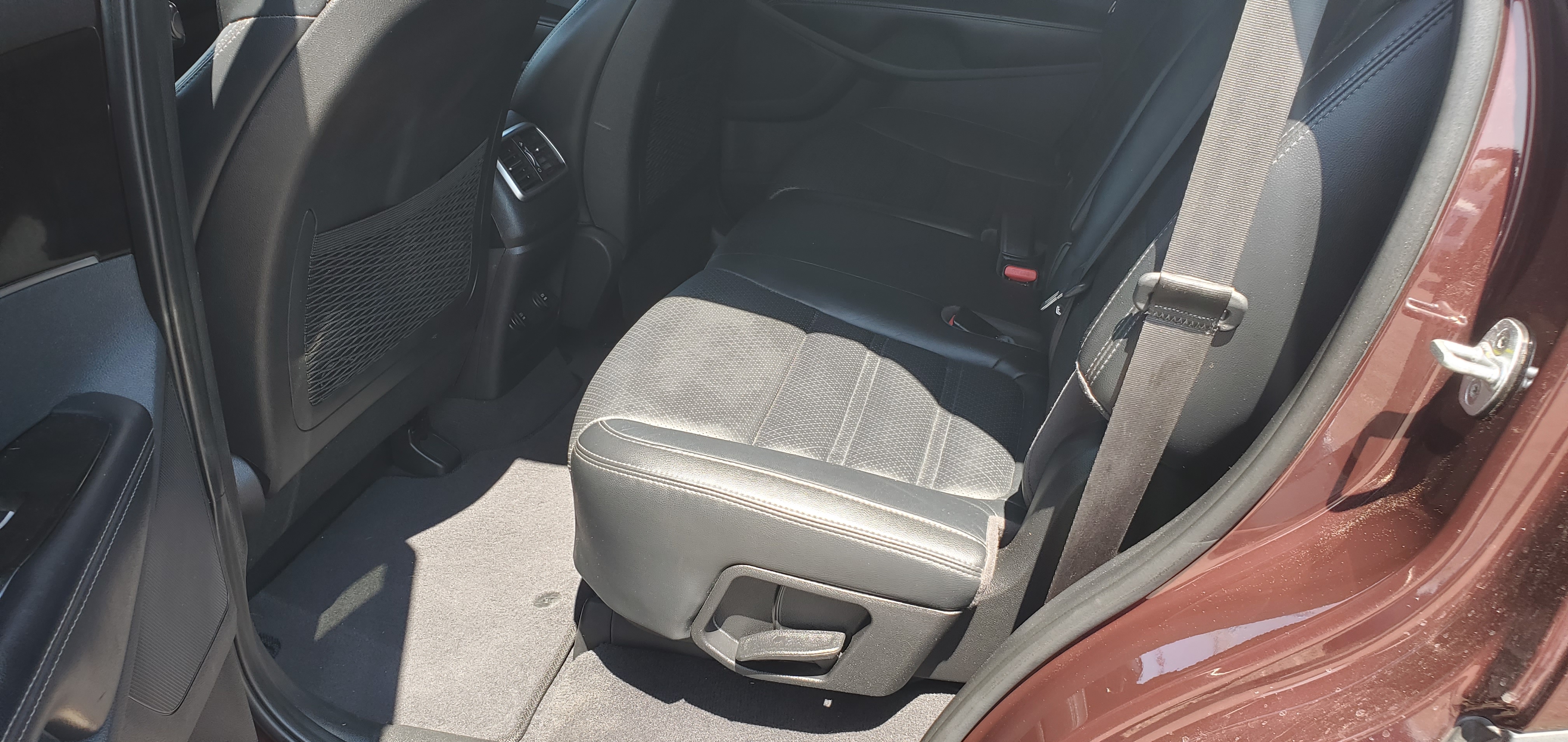 Vehicle photo 17