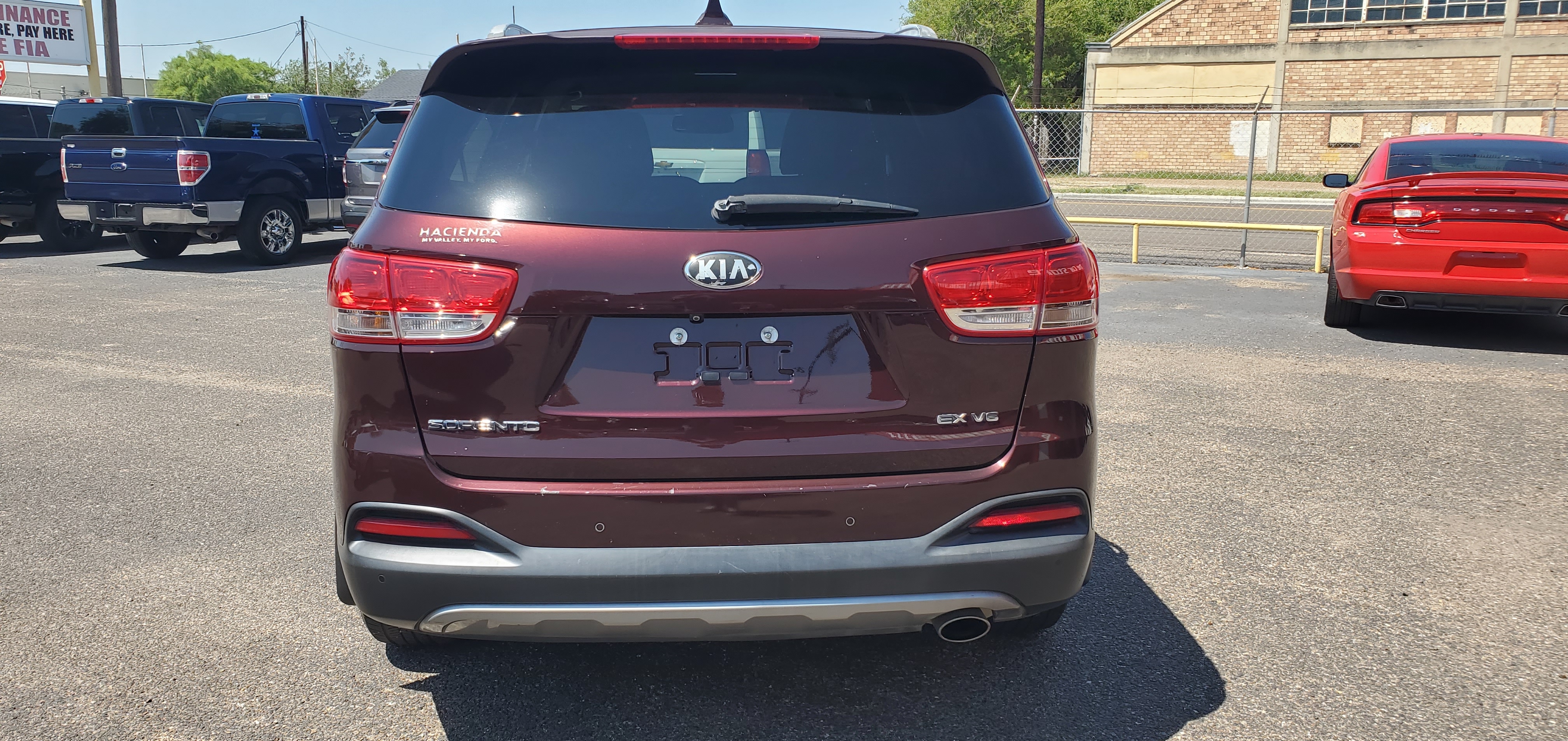 Vehicle photo 12