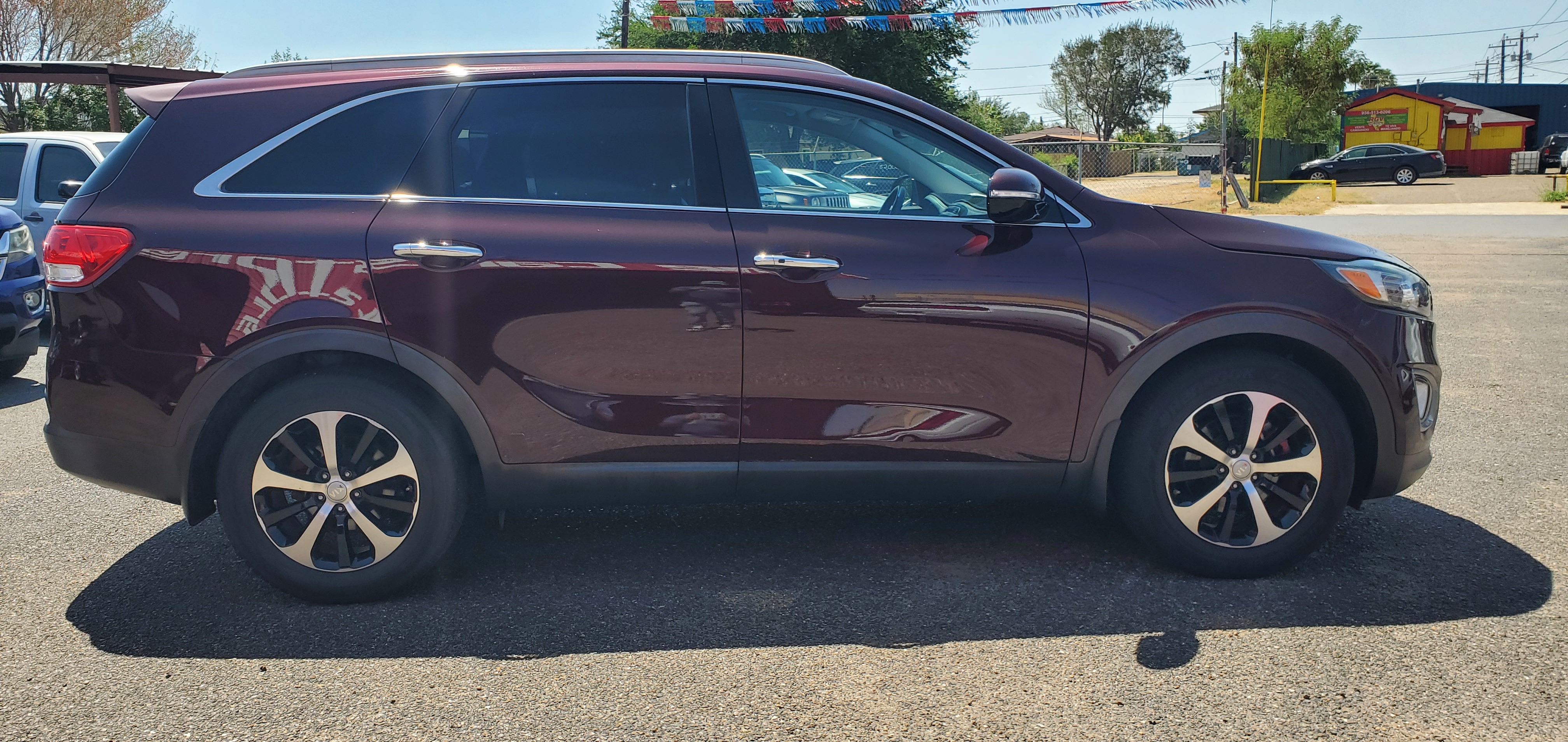 Vehicle photo 2