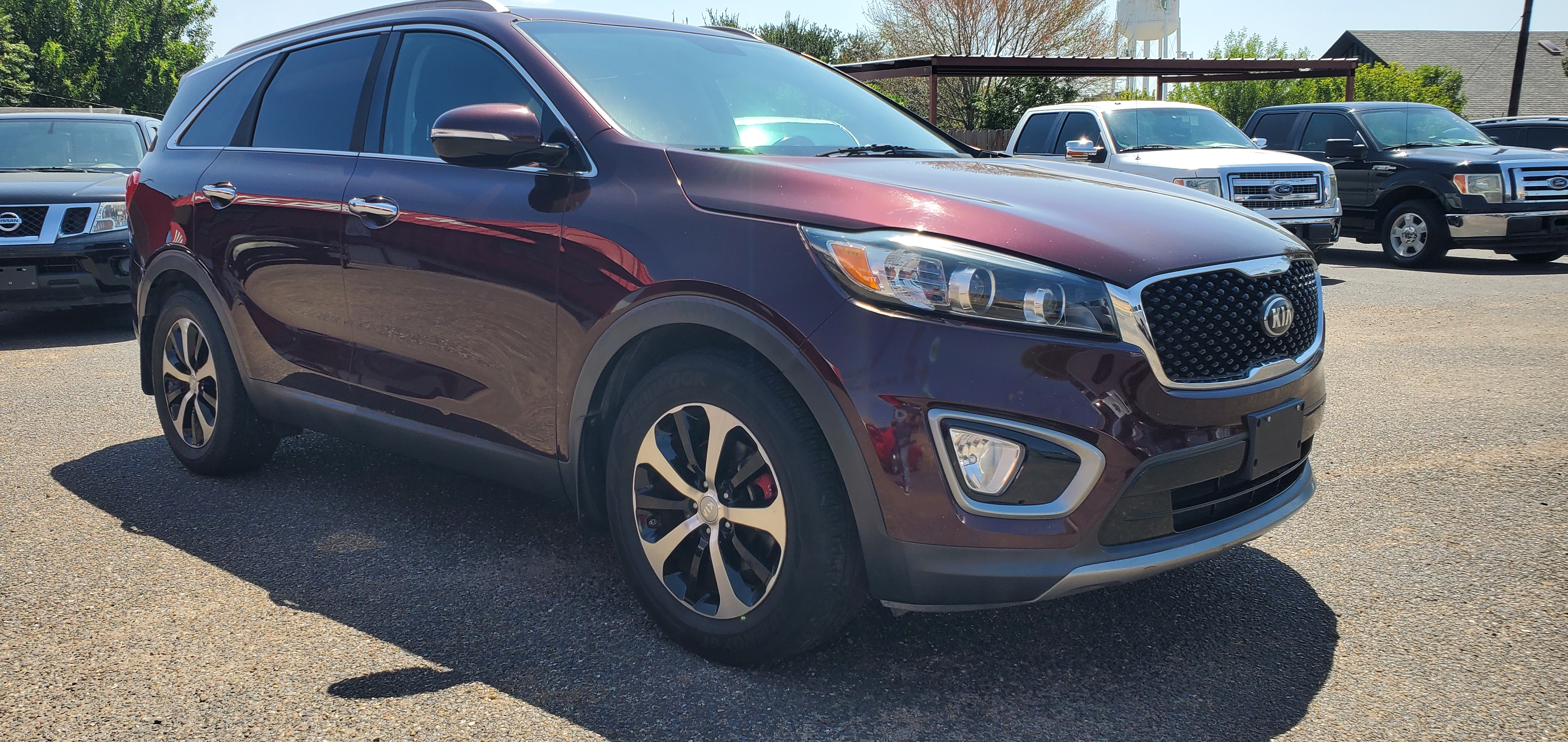 Vehicle photo 3