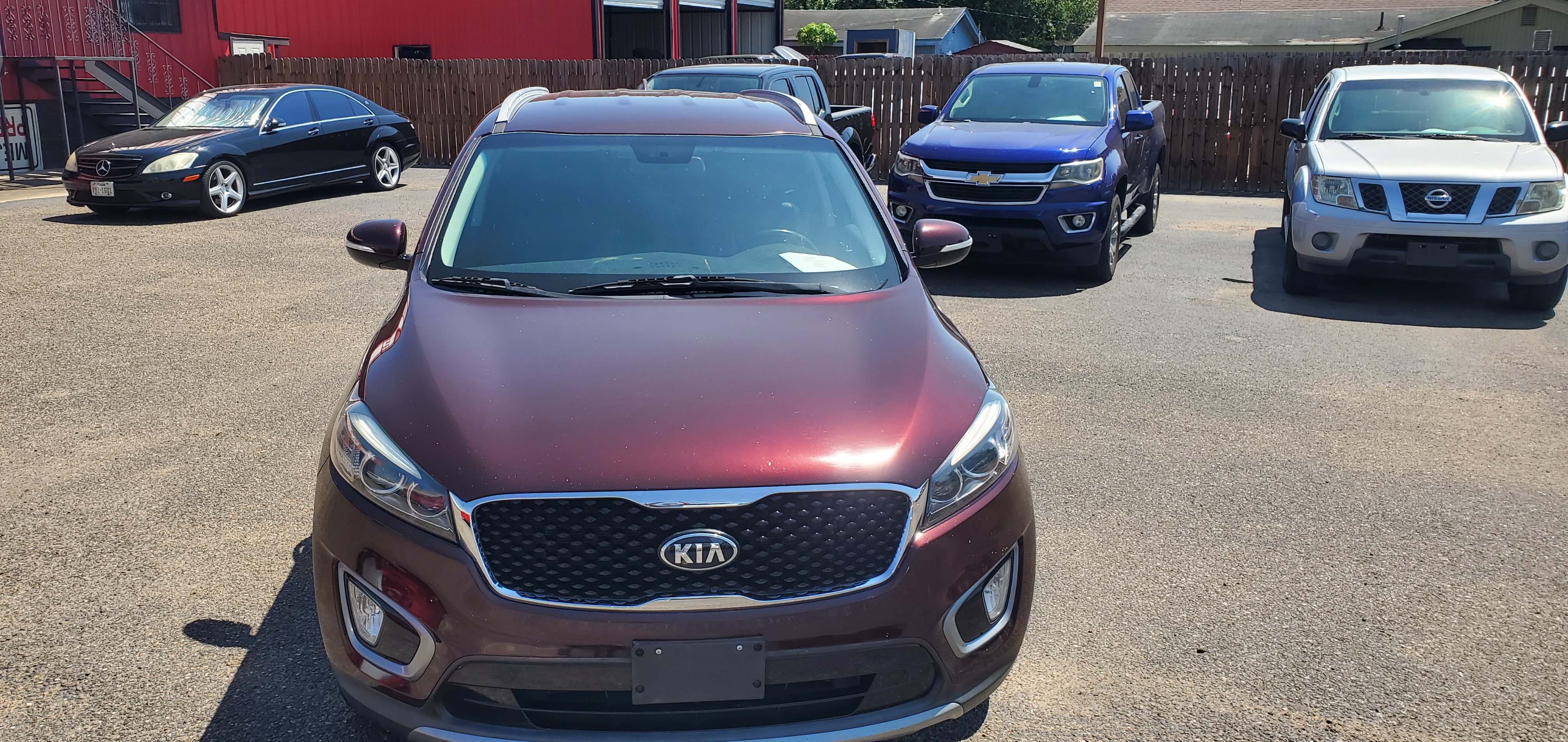 Vehicle photo 5