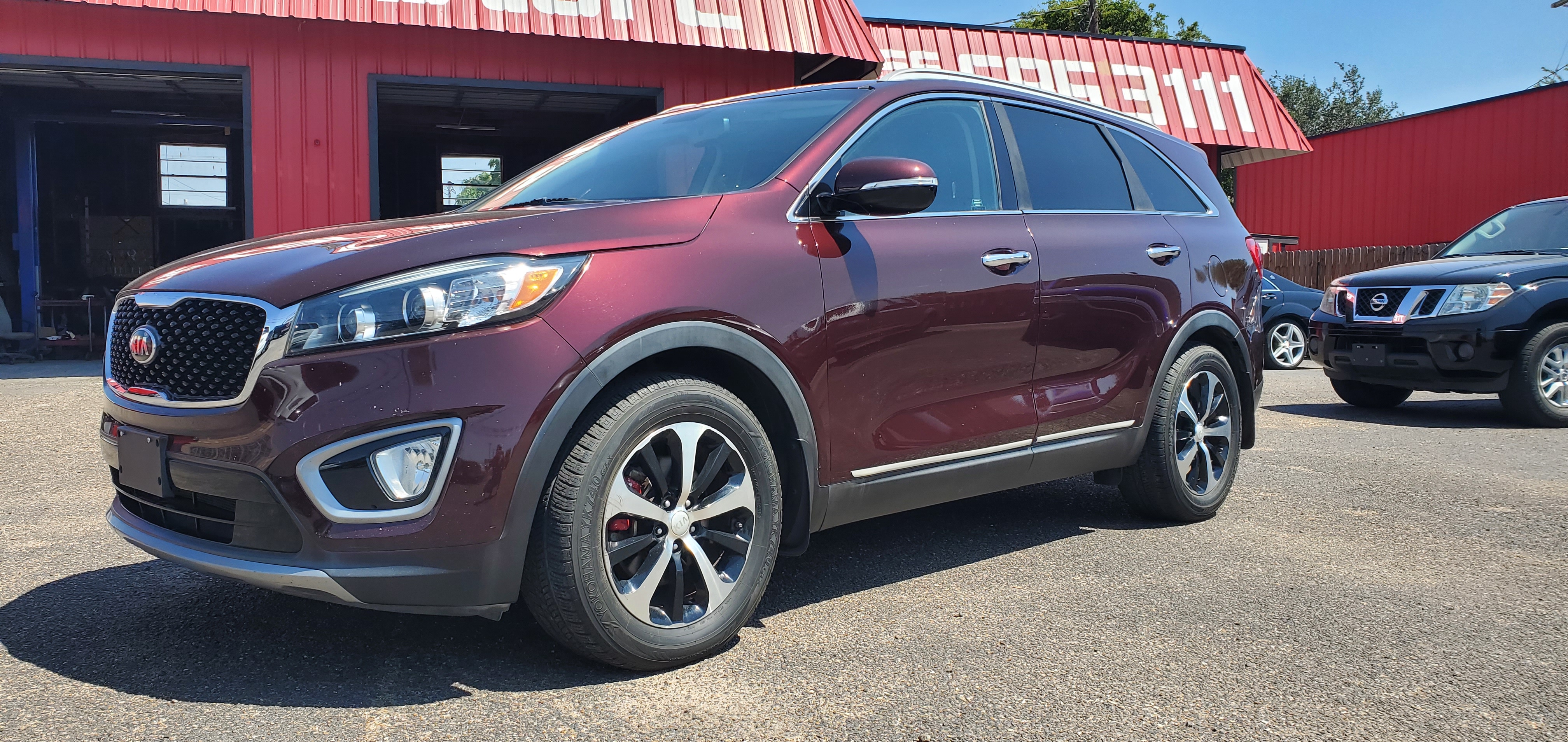 Vehicle photo 4