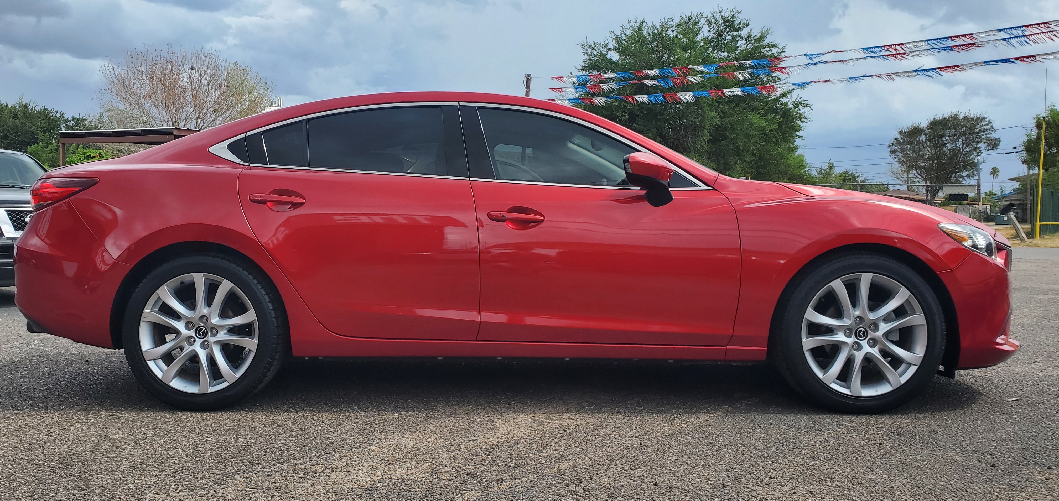 Vehicle photo 6