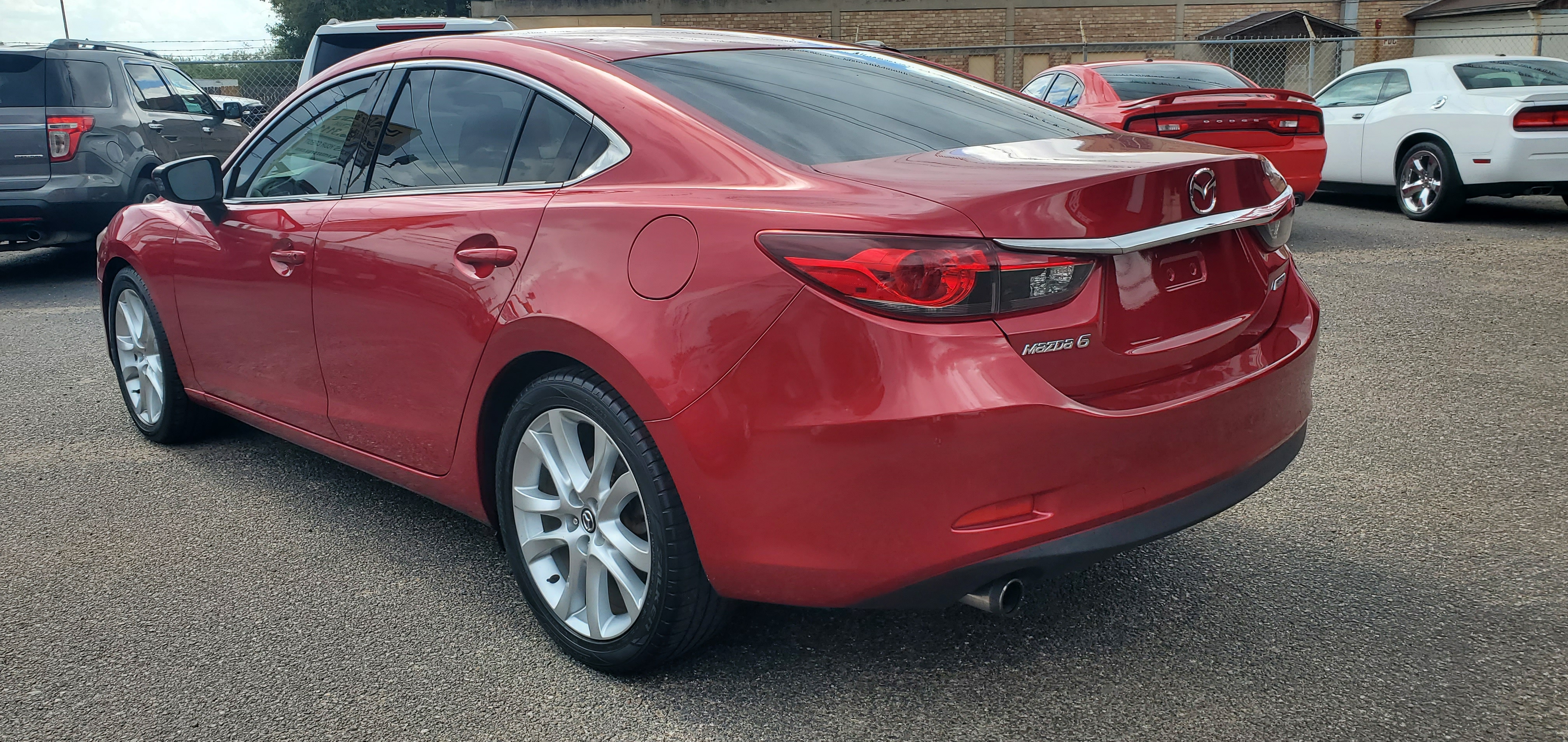 Vehicle photo 10