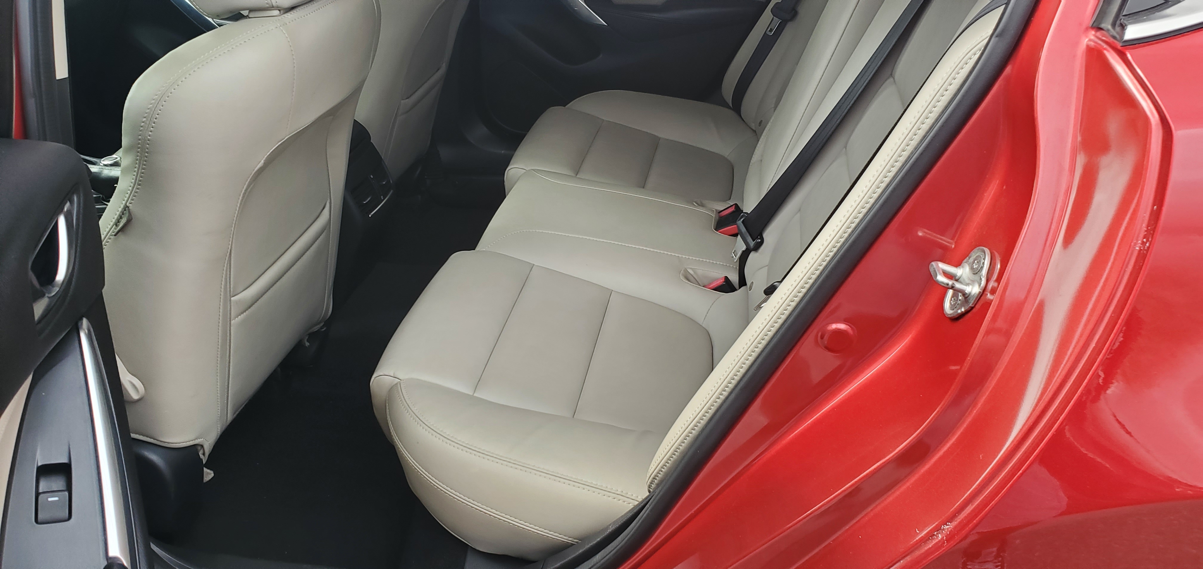 Vehicle photo 11