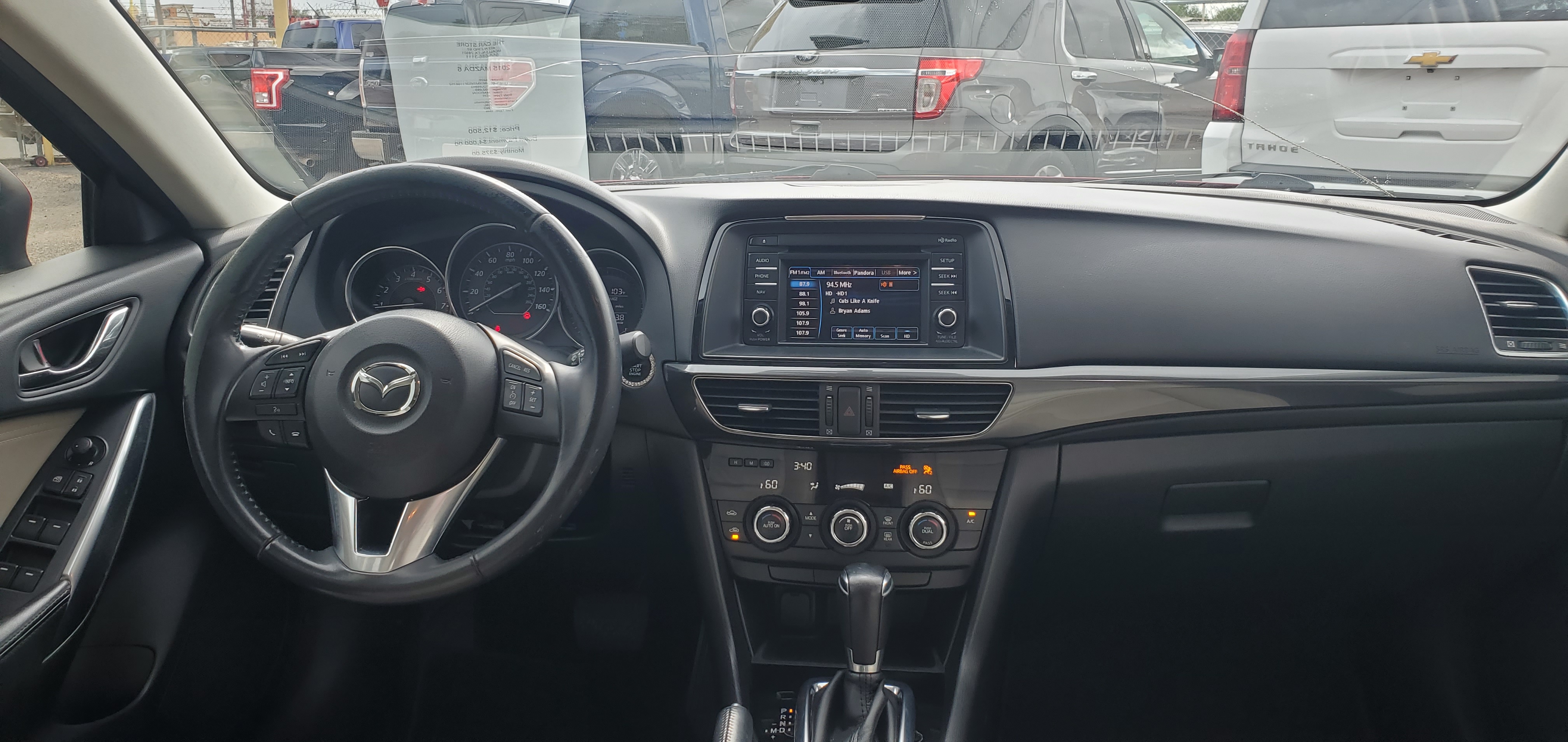 Vehicle photo 15