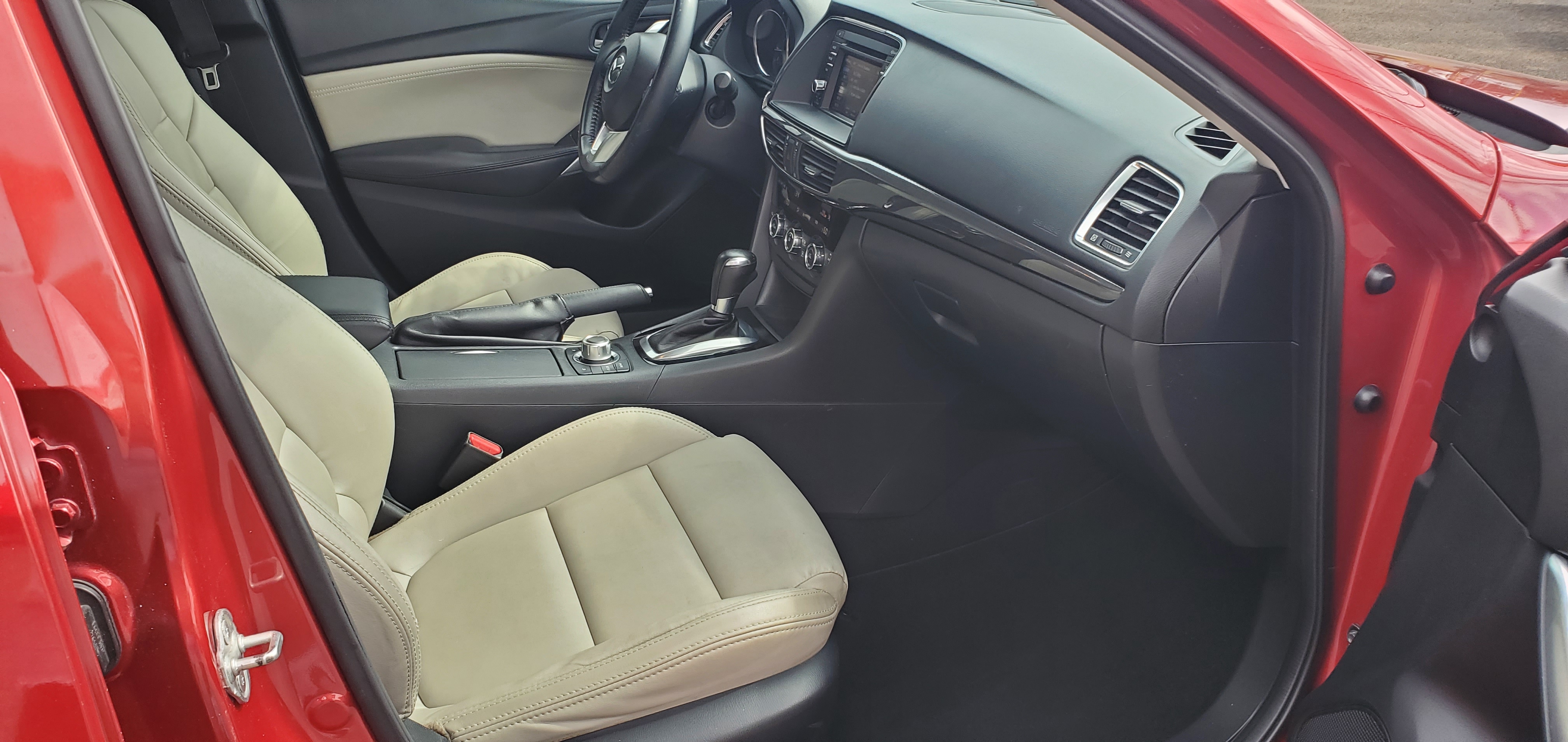 Vehicle photo 16