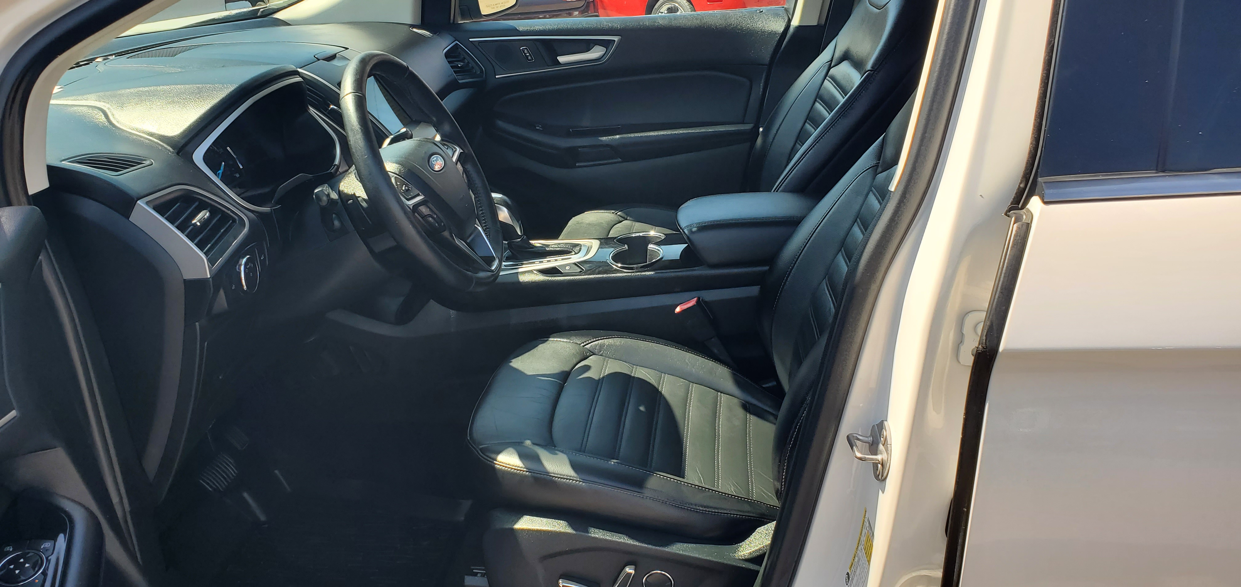 Vehicle photo 19
