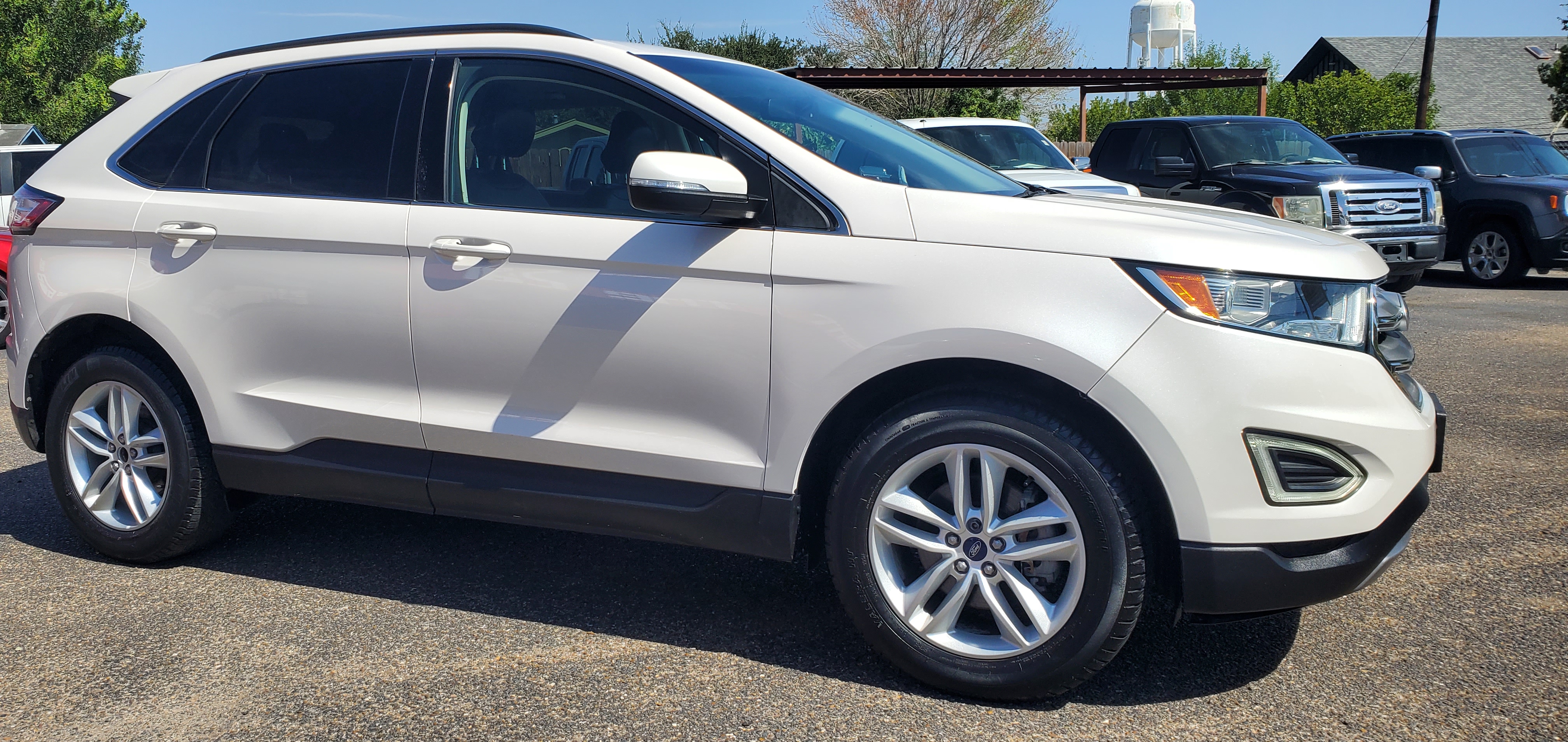 Vehicle photo 10
