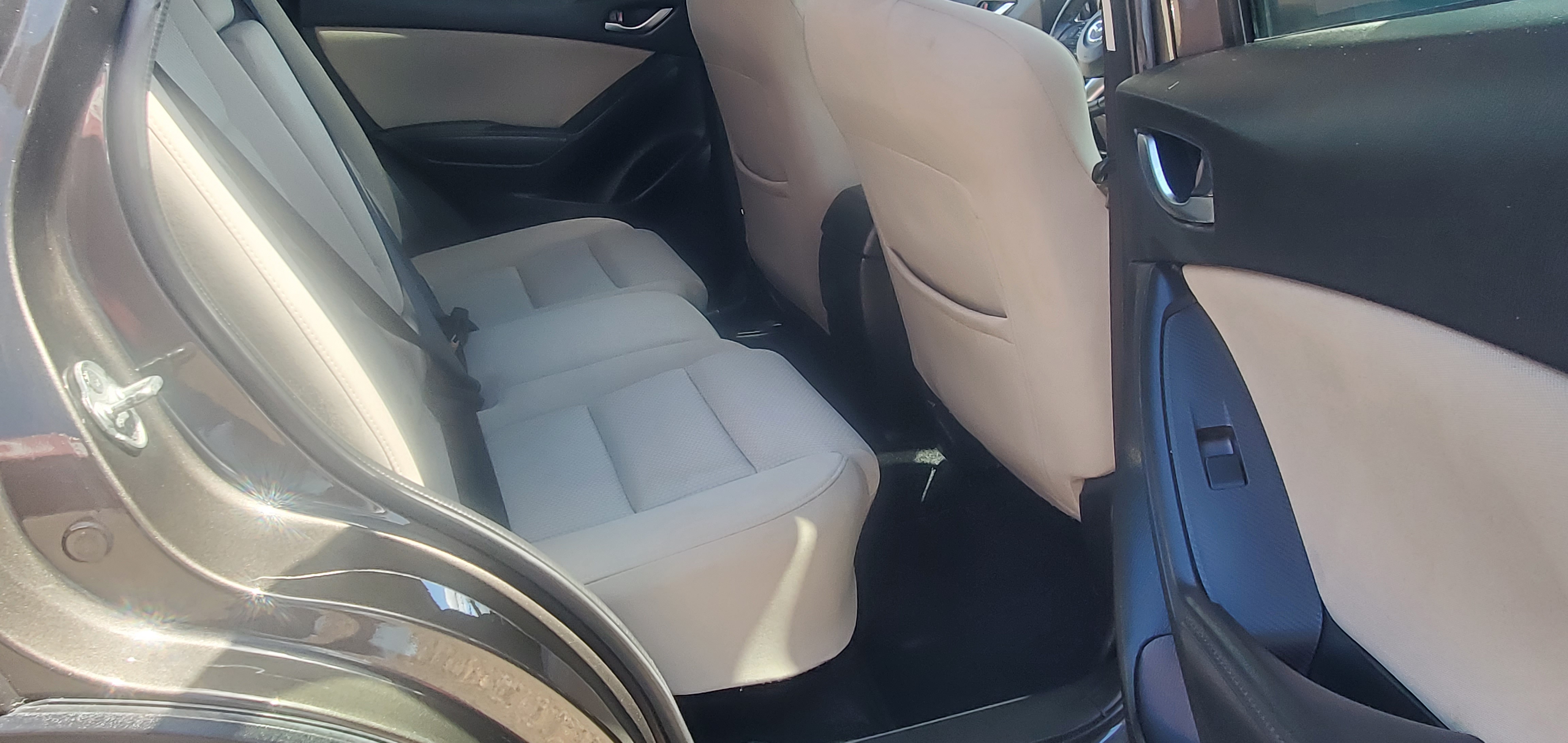 Vehicle photo 11