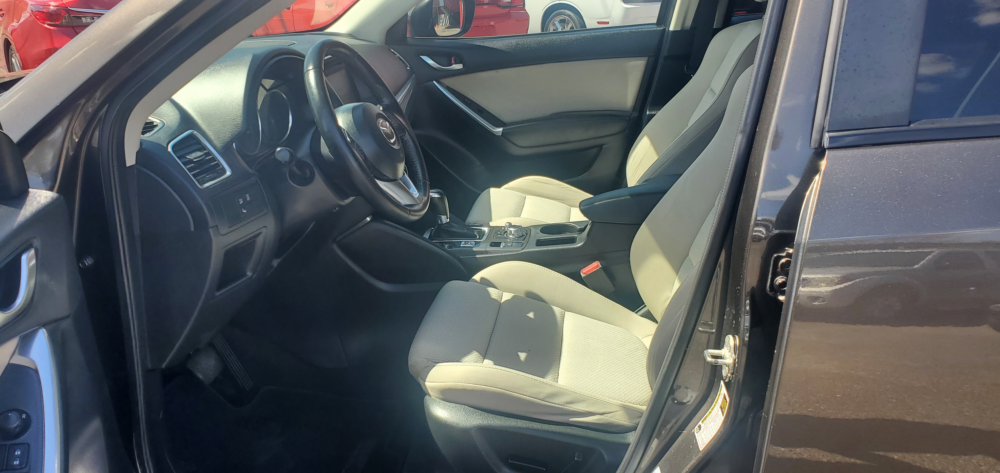 Vehicle photo 14