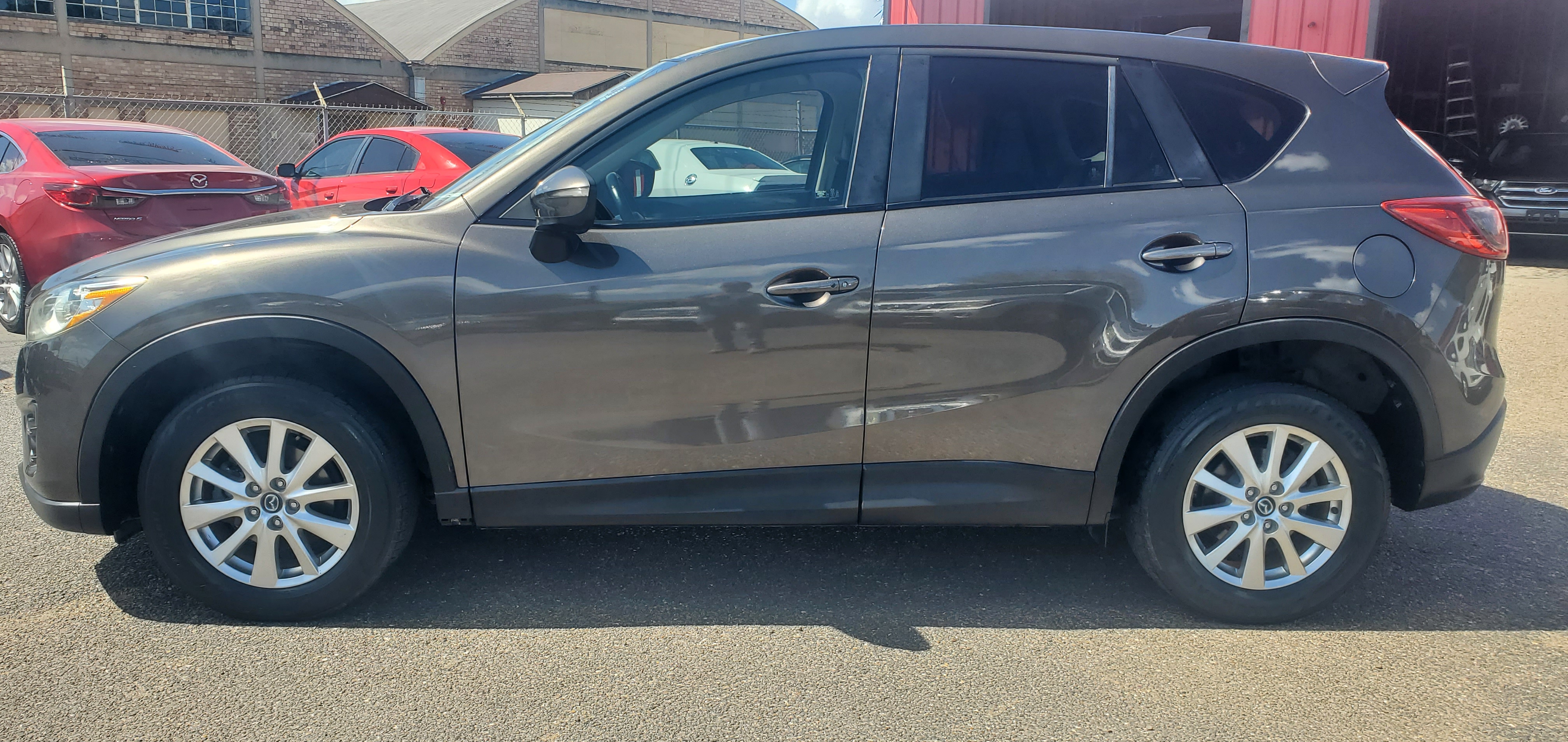 Vehicle photo 5