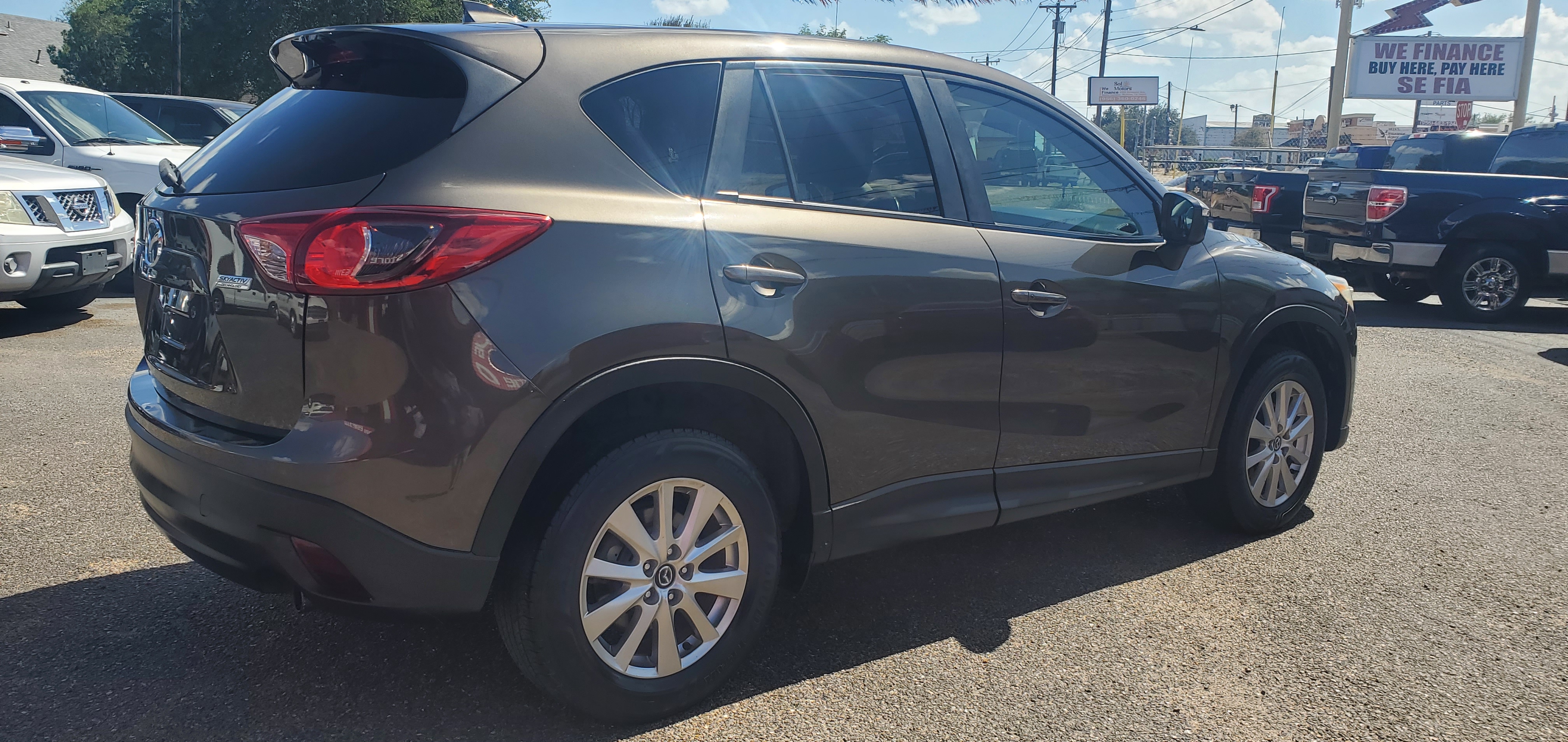 Vehicle photo 9