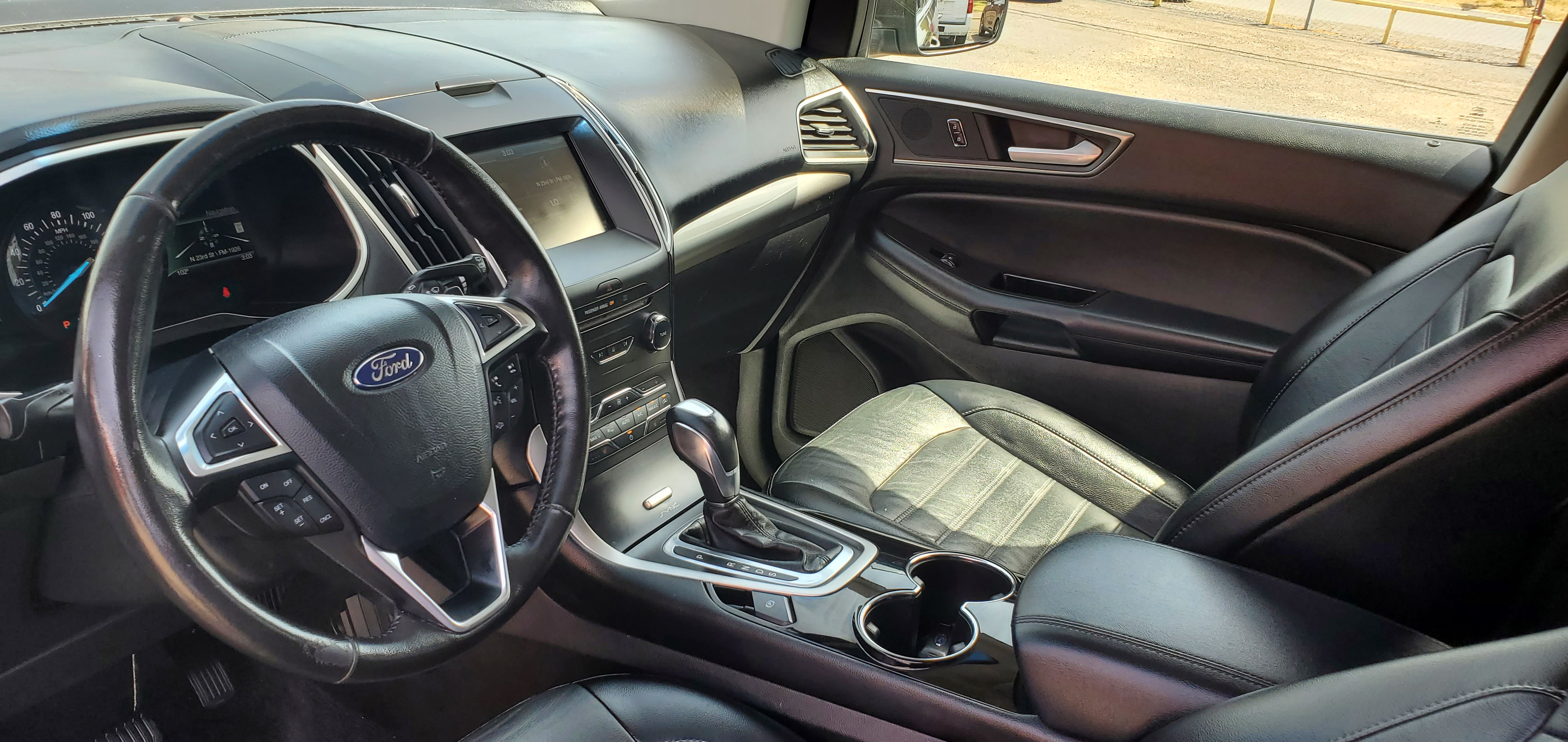 Vehicle photo 18