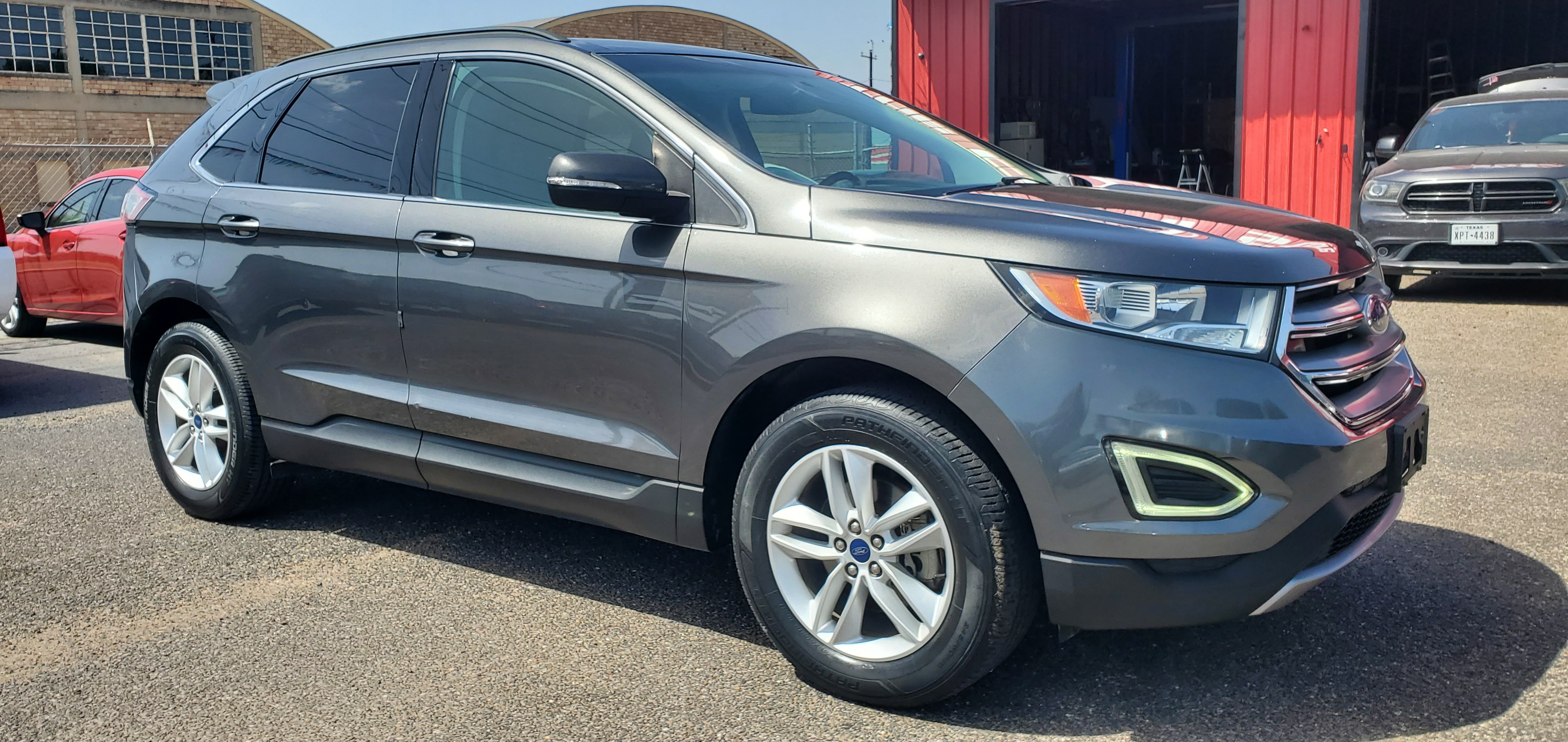 Vehicle photo 4