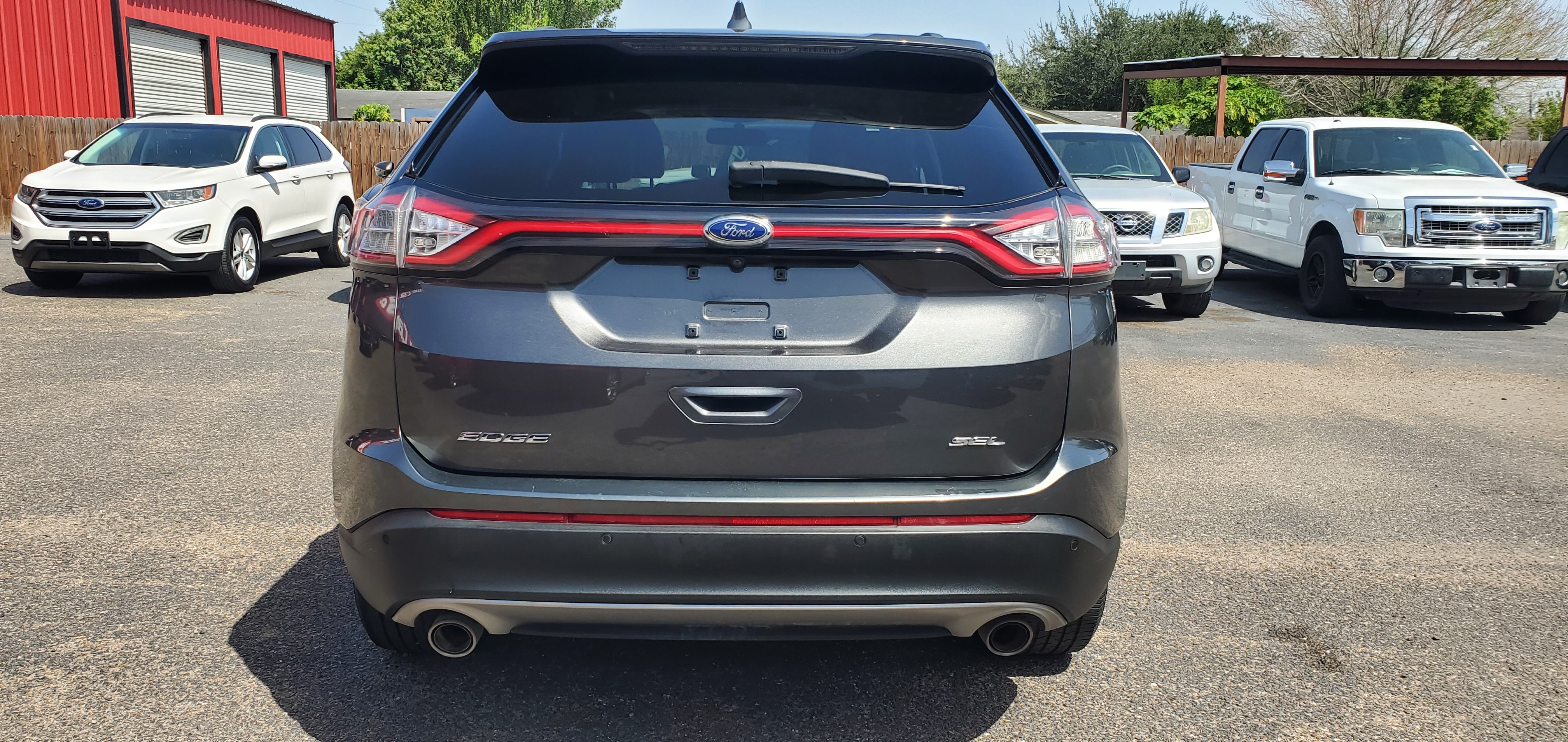 Vehicle photo 9