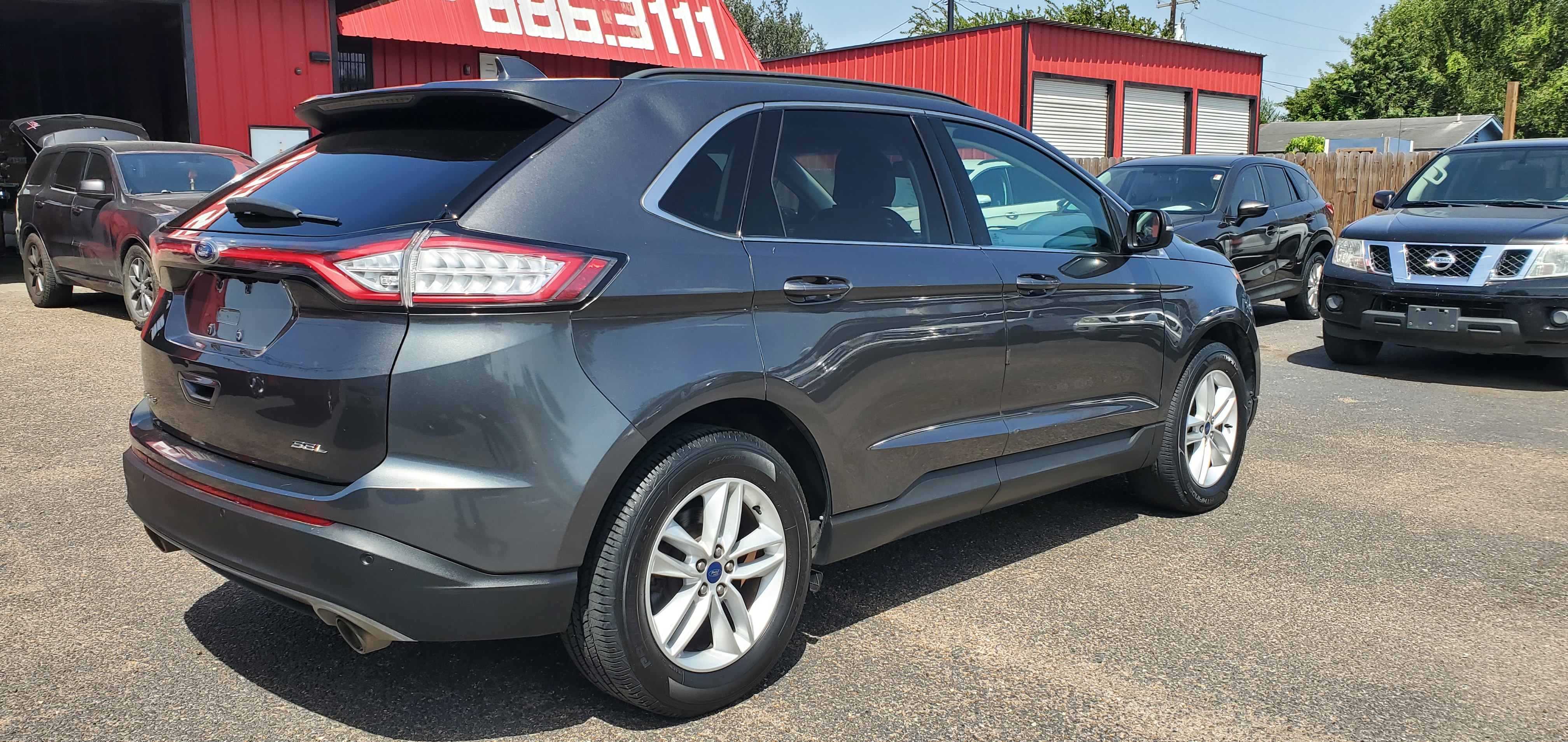 Vehicle photo 10