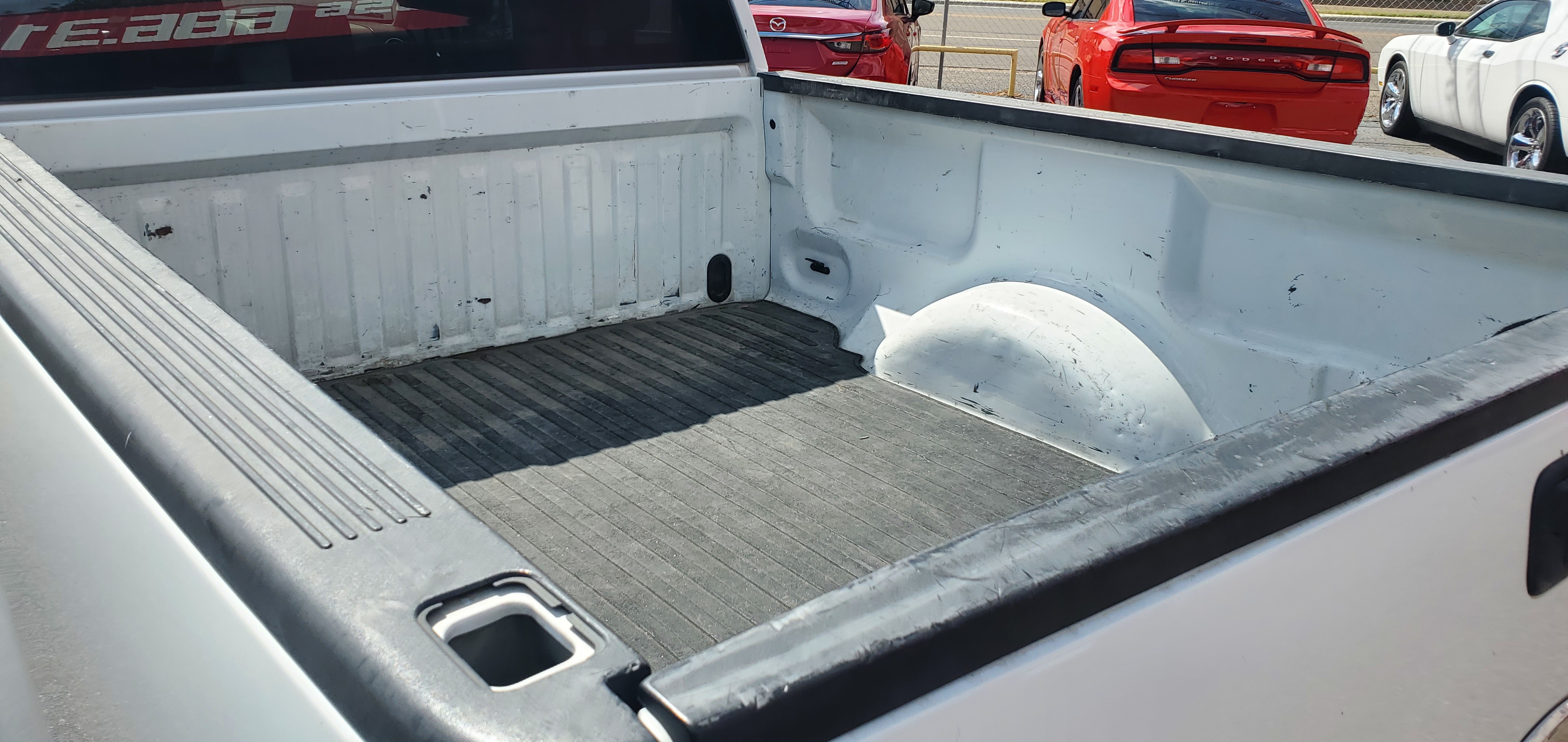 Vehicle photo 11
