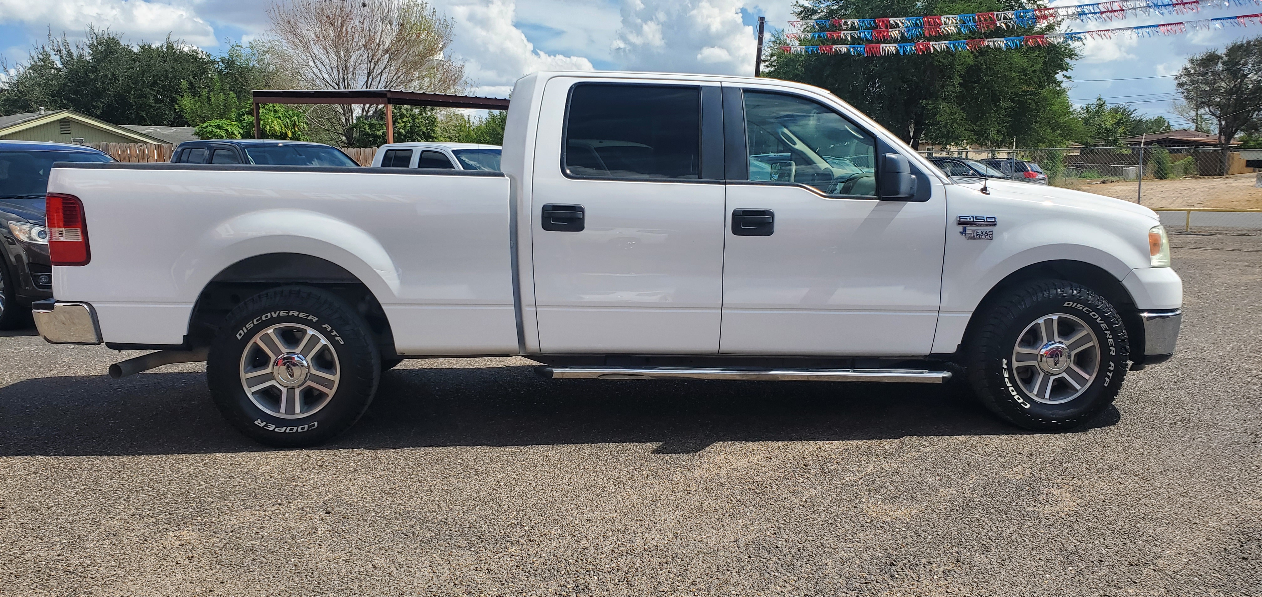 Vehicle photo 14